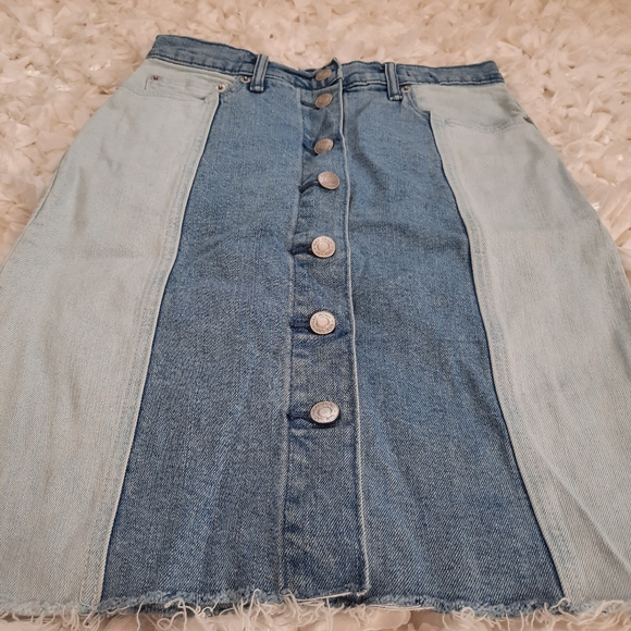 GAP Denim Mixed Denim Patchwork Jean Dkirt Fitted Button Front Sz 25 - Picture 4 of 12
